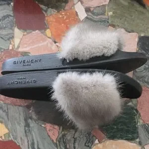 Givenchy Black and Gray Real Fur Sandals 8